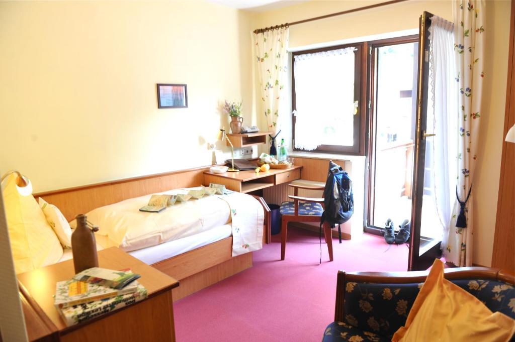Forellenhof "Das Bio Landhaus" Bad Endbach Room photo